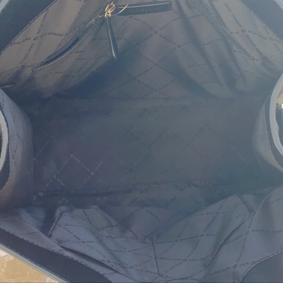 NWT Michael Kors Signature Large Tote Bag - Picture 4 of 5